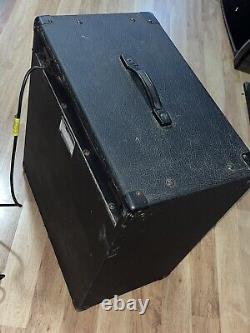 Ampli pour basse Peavey Black Tko 115s avec haut-parleur de 15 pouces et 80 watts, modèle vintage